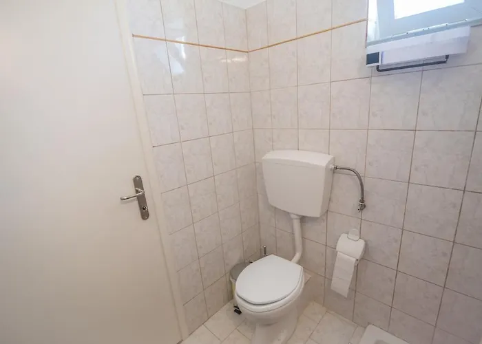Xenia's 3 *