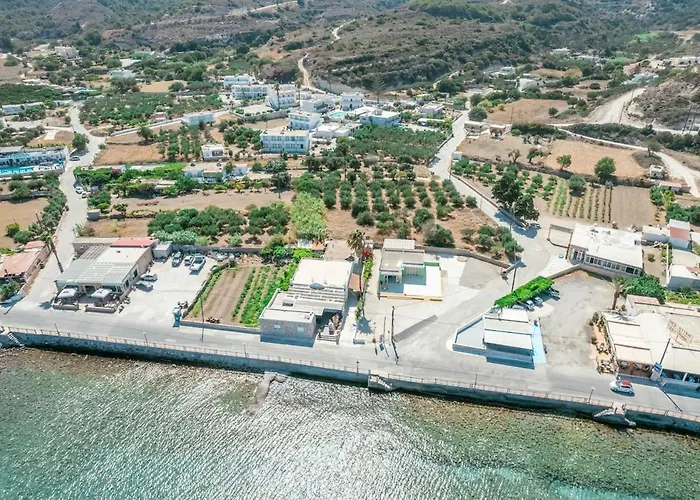 Xenia's 3 Kamári
